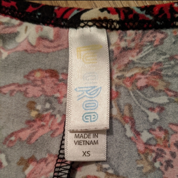 2 Lularoe Tops Lot Sm XS Tunic Floral Short Sleeves Blue Loose Flared Lot Of  2 - Picture 7 of 7